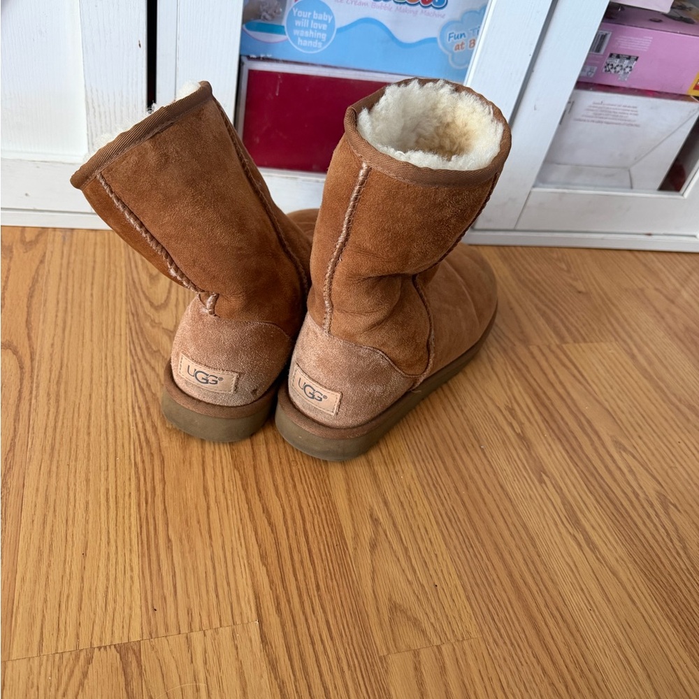Ugg Chestnut Shearling-Lined Boot Interior - image 3